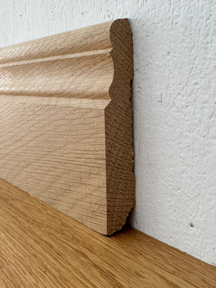 Плинтус массив Дуб фигурный без покрытия 100х17мм